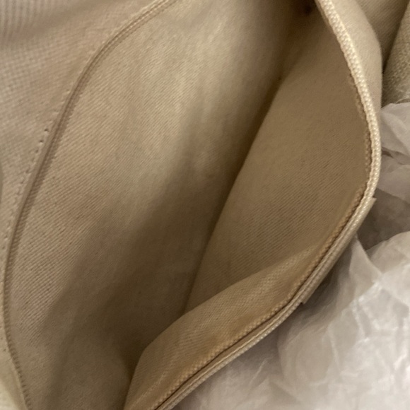 Gucci Suki  GG Shoulder Bag - Picture 13 of 16